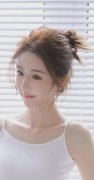 向日葵绿巨人正在线旁不雅 - 向日葵绿巨人正在